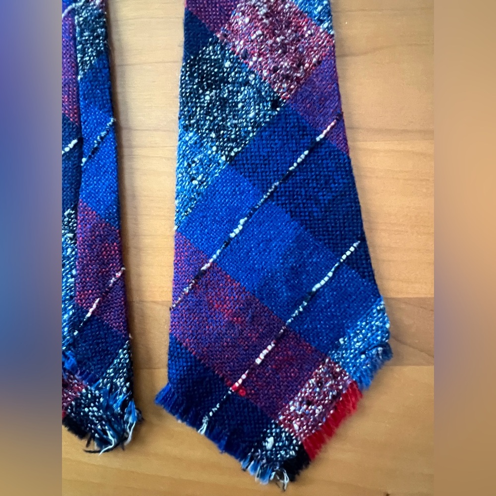 El Rico’s tie - Picture 2 of 3